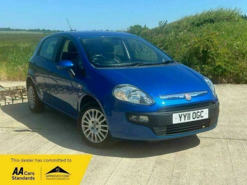 Fiat Punto  1.4 Dynamic Hatchback 5dr Petrol Dualogic Euro 5 (s/s) (77 bhp)