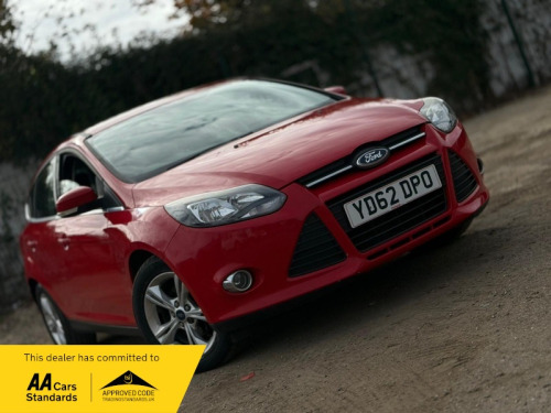 Ford Focus  1.6 Zetec Hatchback 5dr Petrol Manual Euro 5 (105 ps)