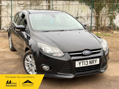 Ford Focus  1.6 TDCi ECOnetic Titanium Hatchback 5dr Diesel Manual Euro 5 (s/s) (105 ps 