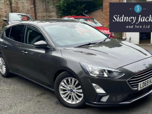 Ford Focus  1.0T EcoBoost Titanium Hatchback 5dr Petrol Manual Euro 6 (s/s) (125 ps)