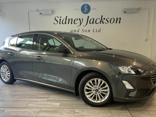 Ford Focus  1.0T EcoBoost Titanium Hatchback 5dr Petrol Manual Euro 6 (s/s) (125 ps)