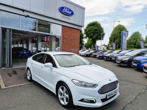 Ford Mondeo  2.0 TDCi Titanium Hatchback 5dr Diesel Powershift Euro 6 (s/s) (180 ps)