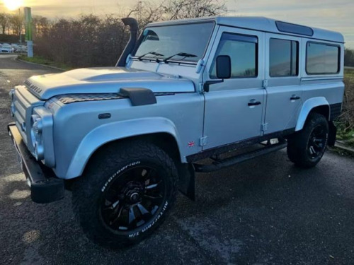 Land Rover 110  2.4 TDCi XS Station Wagon 5dr Diesel Manual 4WD MWB Euro 4 (122 bhp) 