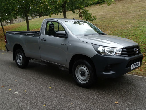 Toyota Hi-Lux  2.4 D-4D Active Narrow Body Pickup 2dr Diesel Manual 4WD Euro 6 (150 ps)