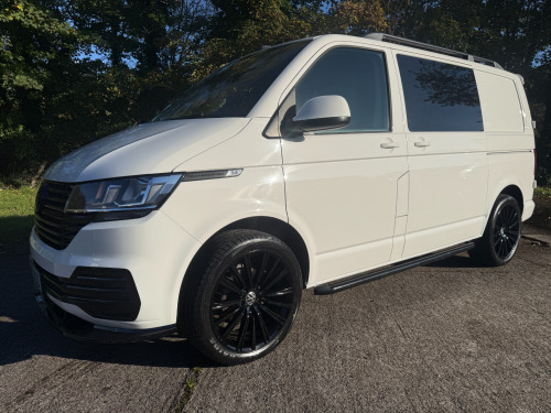 Volkswagen Transporter  T6.1 TDI 6 SEAT KOMBI STARTLINE SWB IN CANDY WHITE - EURO SIX  