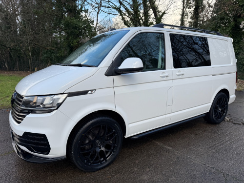 Volkswagen Transporter  T6.1 TDI 6 SEAT KOMBI STARTLINE SWB IN CANDY WHITE - EURO SIX  