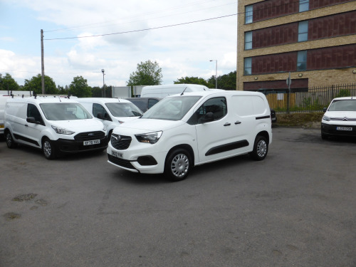 Vauxhall Combo  L1 H1 2300 SPORTIVE 1.5 TURBO D 100 IN WHITE , ULEZ COMPLIANT , AIR CONDITI