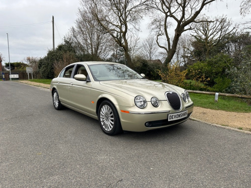 Jaguar S-TYPE  V6 SE 4-Door