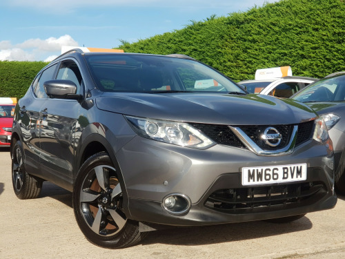 Nissan Qashqai  1.2 DIG-T N-CONNECTA  AUTOMTIC - SAT NAV+PAN ROOF 