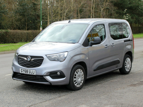 Vauxhall Combo  1.5 Turbo D BlueInjection Design MPV 5dr Diesel Auto Euro 6 (s/s) (130 ps)