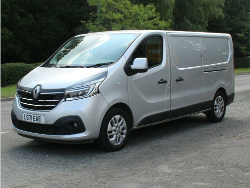 Renault Trafic  2.0 dCi ENERGY 30 Sport Panel Van 5dr Diesel Manual LWB Standard Roof Euro 