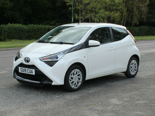 Toyota AYGO  1.0 VVT-i x-play Hatchback 5dr Petrol Manual Euro 6 (71 ps)