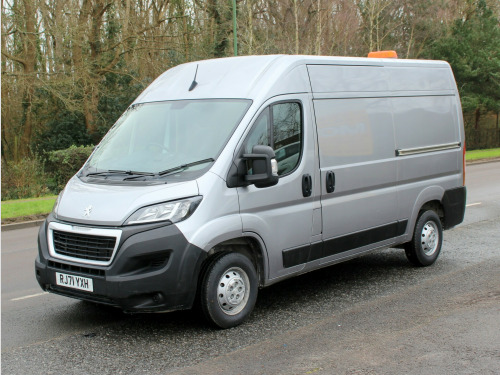 Peugeot Boxer  2.2 BlueHDi 335 Professional Panel Van 5dr Diesel Manual L2 H2 Euro 6 (s/s)