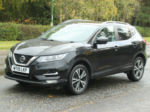 Nissan Qashqai  1.3 DIG-T N-Connecta SUV 5dr Petrol Manual Euro 6 (s/s) (140 ps)