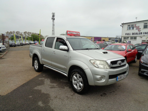Toyota Hi-Lux  AUTOMATIC 3.0 DOUBLE CAB INVINCIBLE 4X4 D-4D DCB