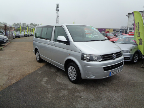 Volkswagen Transporter  T30 SE TDI SHUTTLE 9 SEAT SE 5-Door