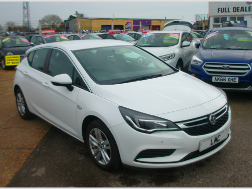 Vauxhall Astra  1.6 CDTi BlueInjection Design Hatchback 5dr Diesel Manual Euro 6 (s/s) 