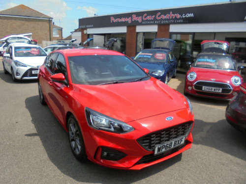 Ford Focus  ST-Line 1.0 EcoBoost [125] 5 Dr [6]