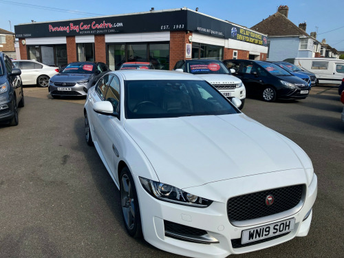 Jaguar XE  R-Sport Ingenium 4 Dr Auto [8]