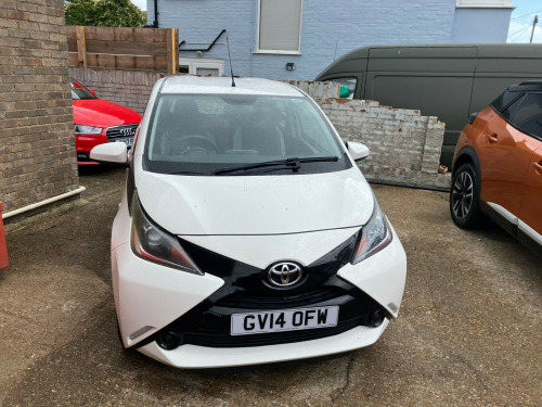 Toyota AYGO  X-Play VVT-i 5 Dr X-Shift Auto 