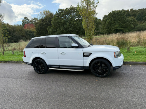 Land Rover Range Rover Sport  3.0 SDV6 HSE BLACK 5-Door