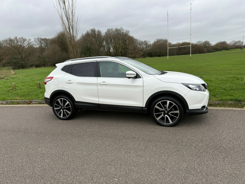 Nissan Qashqai  1.6 DIG-T TEKNA 5-Door