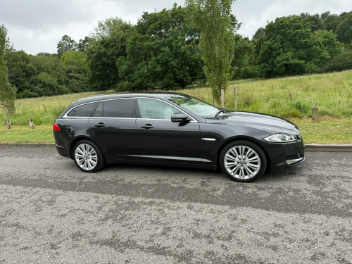 Jaguar XF  3.0d V6 PORTFOLIO SPORTBRAKE 5-Door