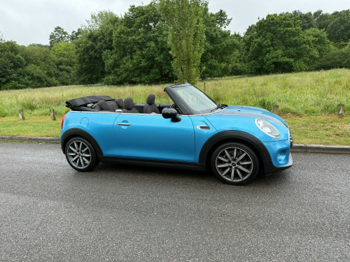 MINI Cooper  1.5 COOPER D 2-Door