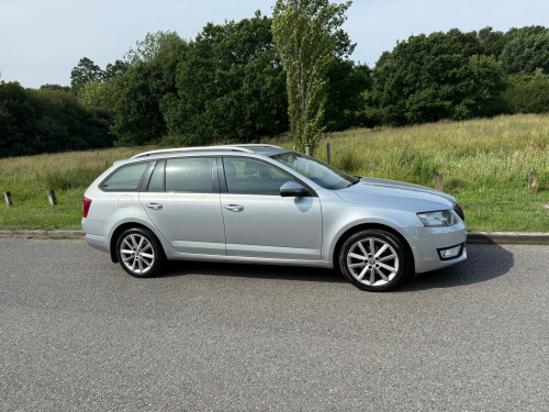 Skoda Octavia  2.0 TDI CR ELEGANCE DSG 5-Door