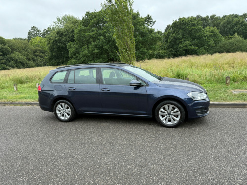 Volkswagen Golf  1.6  TDI SE BLUEMOTION TECHNOLOGY DSG 5-Door