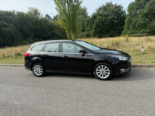 Ford Focus  1.5 TDCI TITANIUM (MANUAL)