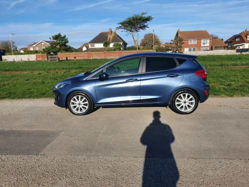 Ford Fiesta  TITANIUM 5-Door Petrol