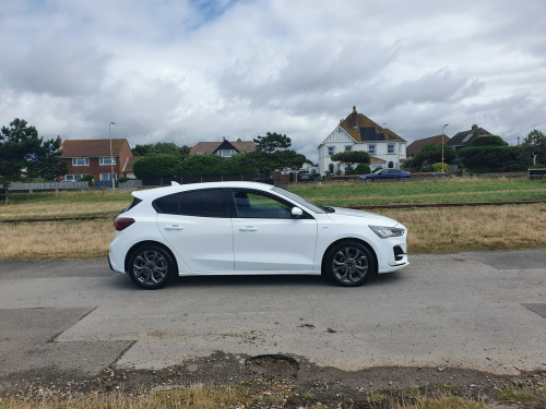 Ford Focus  ST-LINE EDITION mHEV (mild HYBRID )  Petrol ( 152 PS ) Hatchback