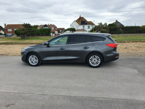 Ford Focus  TITANIUM  ESTATE  Petrol