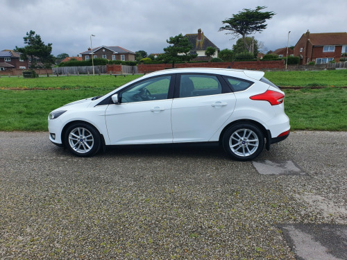 Ford Focus  ZETEC 5-Door PETROL