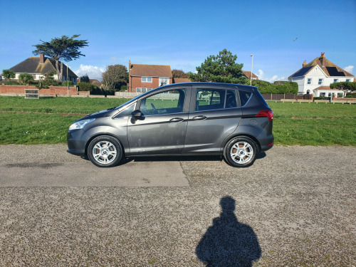 Ford B-Max  ZETEC NAVIGATOR 5-Door Petrol