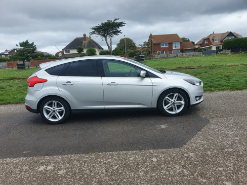 Ford Focus  TITANIUM 1.5 Petrol 5-Door Hatchback (150 PS )