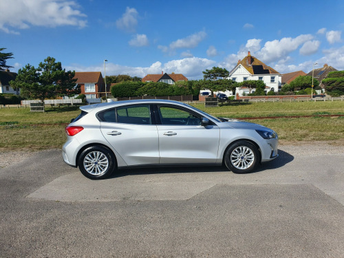 Ford Focus  TITANIUM EDITION mHEV  (mild HYBRID ) 155 PS Petrol ,5-Door