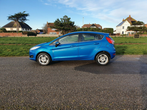 Ford Fiesta  ZETEC 5-Door Petrol