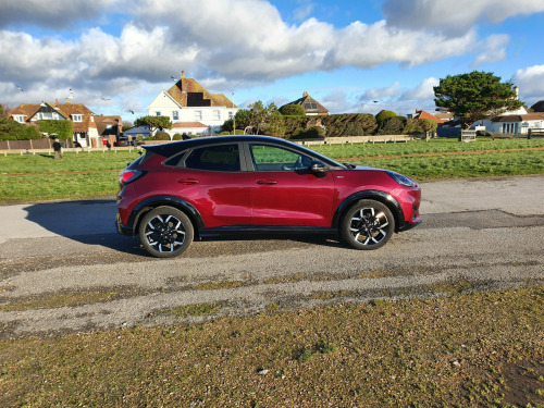 Ford Puma  VIVID RUBY EDITION ( mild HYBRID ) 5-Door Petrol