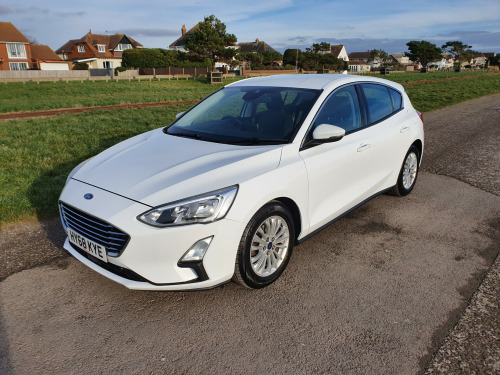 Ford Focus  TITANIUM 5-Door Petrol