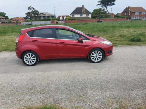 Ford Fiesta  TITANIUM 5-Door AUTOMATIC 