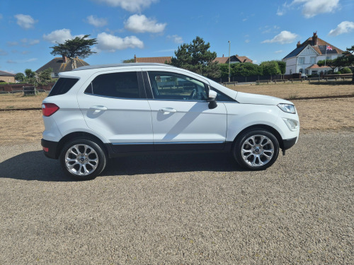 Ford EcoSport  TITANIUM 5-Door Petrol