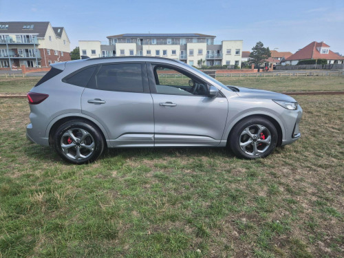 Ford Kuga  ST-LINE  ( FULL HYBRID ) . AUTOMATIC  .5-Door . PETROL