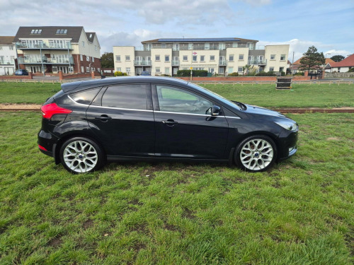 Ford Focus  TITANIUM X 5-Door Petrol