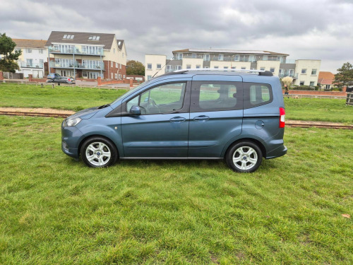 Ford Tourneo Courier   Zetec 5 Door Petrol . Small MPV