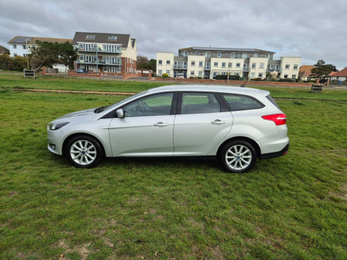 Ford Focus  TITANIUM  ESTATE  PETROL