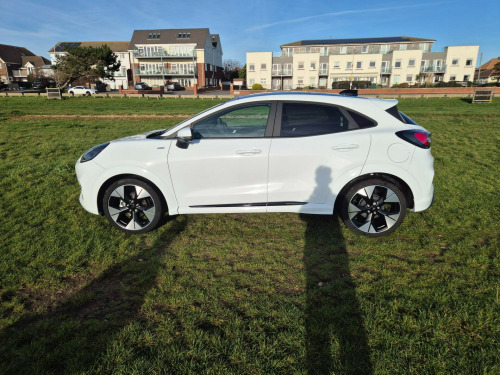 Ford Puma  ST-LINE mHEV (mild HYBRID ) Petrol 5 Door 