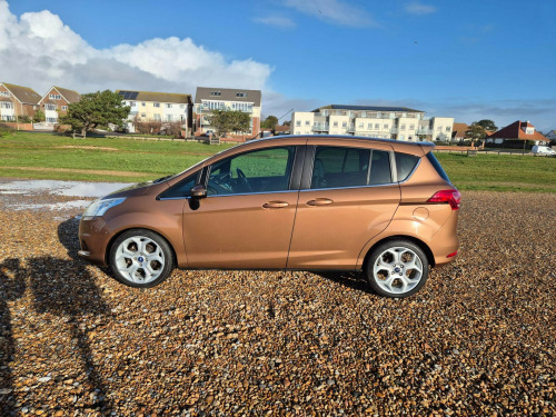 Ford B-Max  TITANIUM AUTOMATIC 5 Door Petrol 