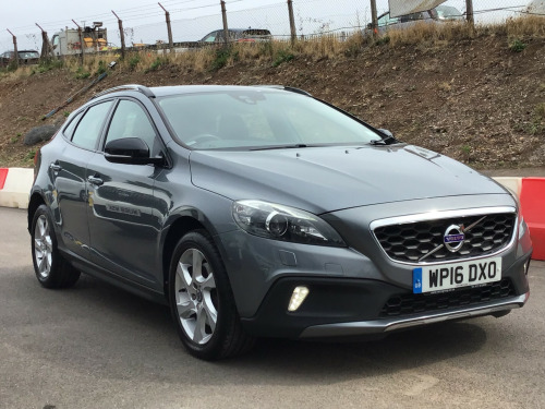 Volvo V40  2.0 D2 Lux Nav Hatchback 5dr Diesel Manual Euro 6 (s/s) (120 ps)